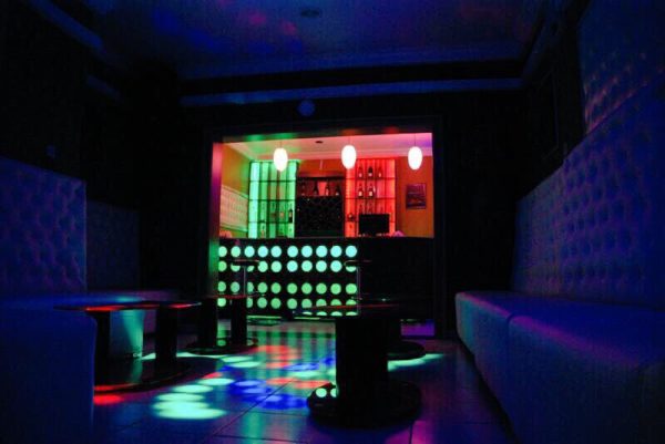 Want To Have Fun In Abuja? Country Place Lounge Abuja Will Blow Your