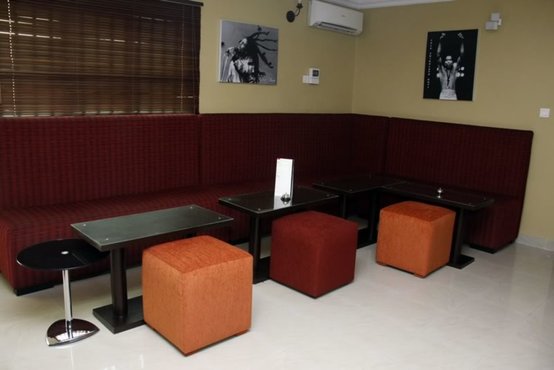 Cassia Lounge